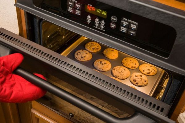 Troubleshoot Oven Preheating Problem Like a Pro